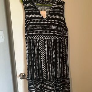 BloomChic Black and White Geometric Midi Dress